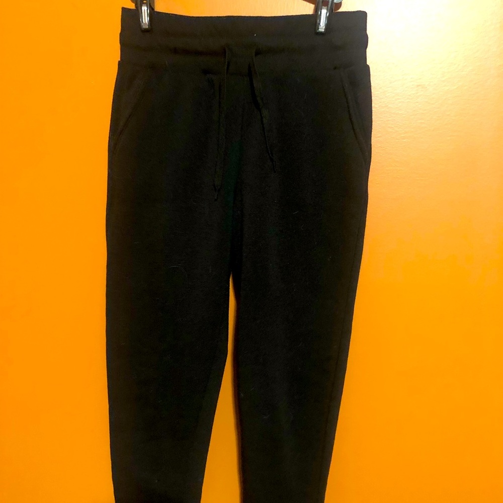 Love Streak size small black sweat pants. New never worn